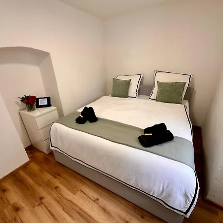 White Oak アパート *