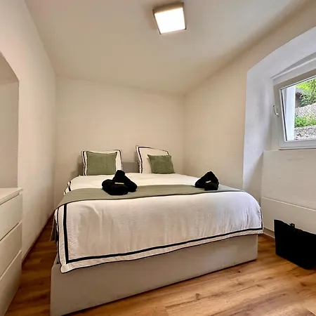 White Oak アパート *